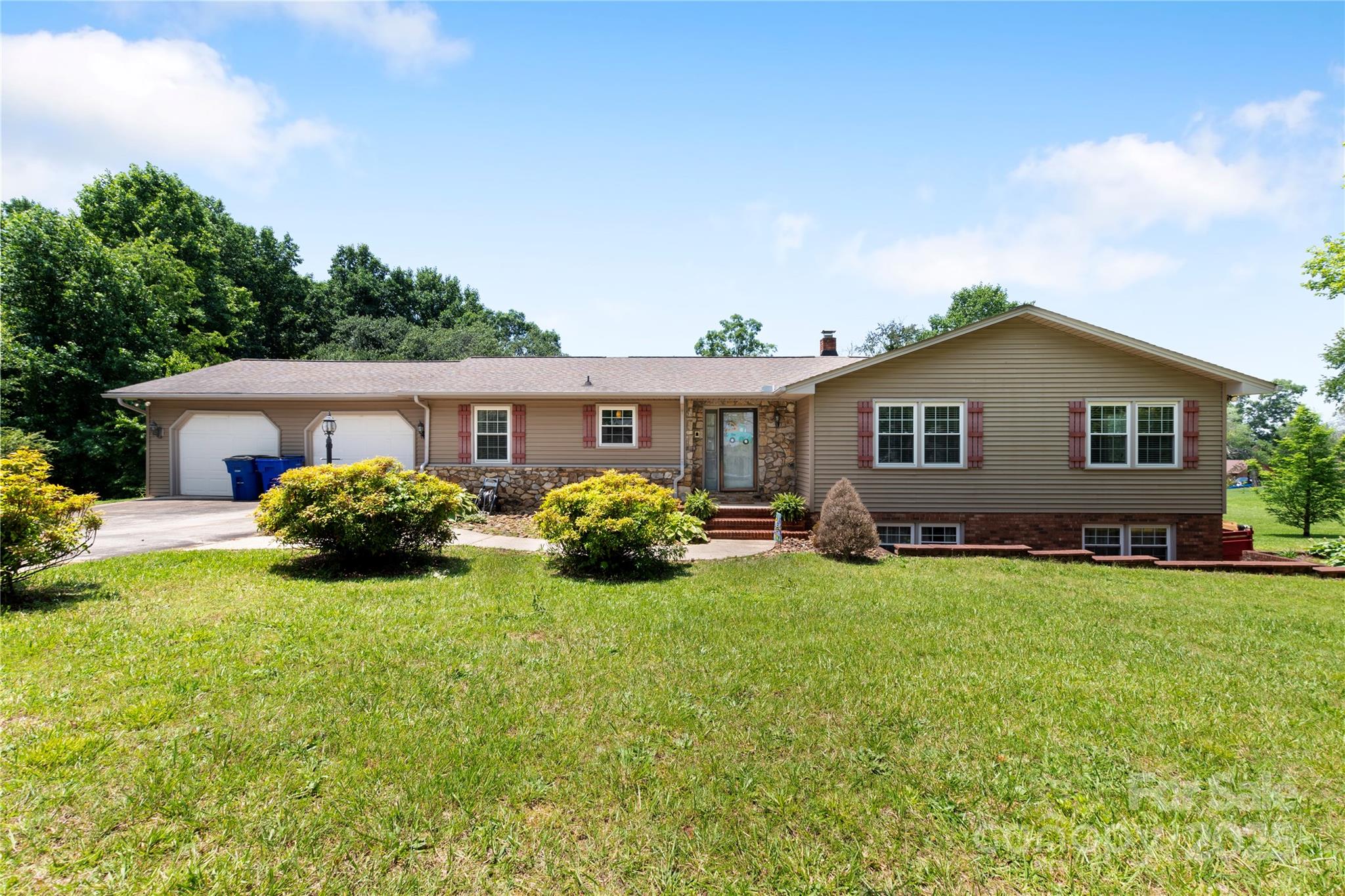 5563 Grace Chapel Road Hickory NC 28601