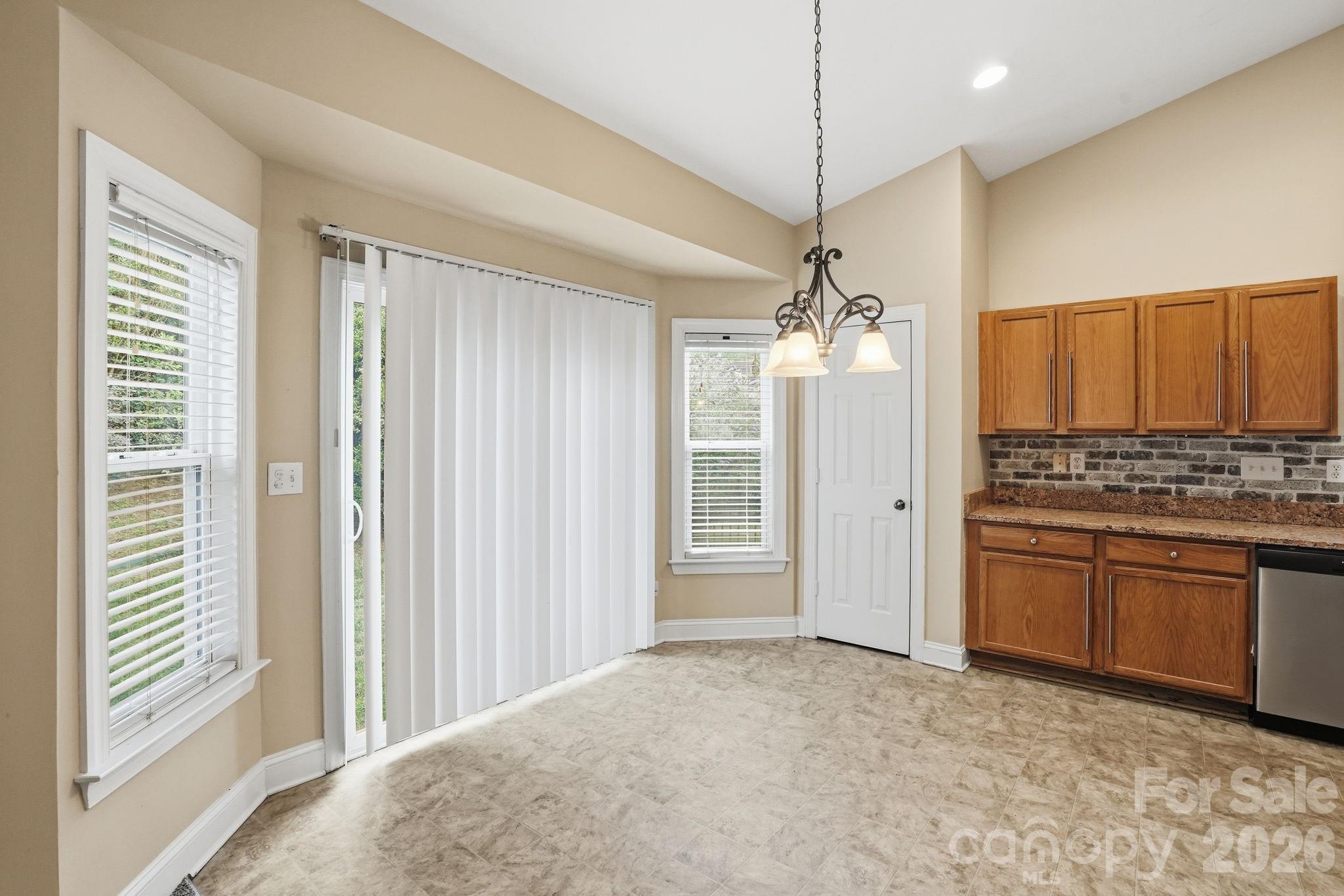 9527 Seamill Road Charlotte NC 28278