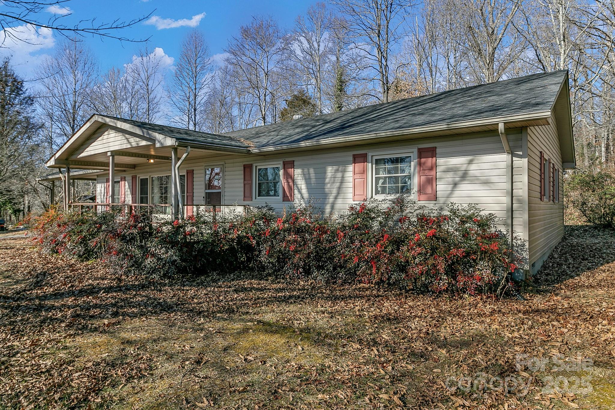 1024 Macedonia Church Loop Nebo NC 28761