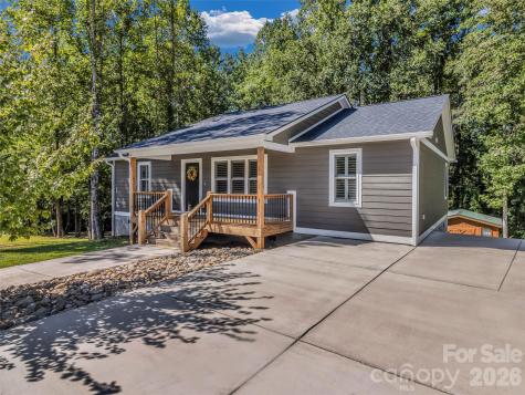 212 Walt Drive Hendersonville NC 28792