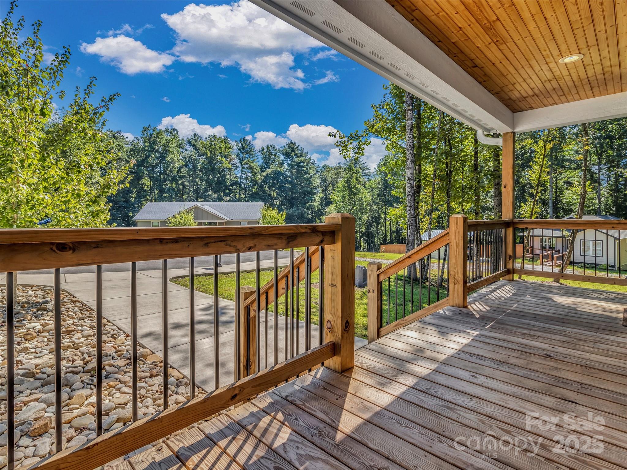 212 Walt Drive Hendersonville NC 28792