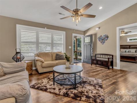 212 Walt Drive Hendersonville NC 28792