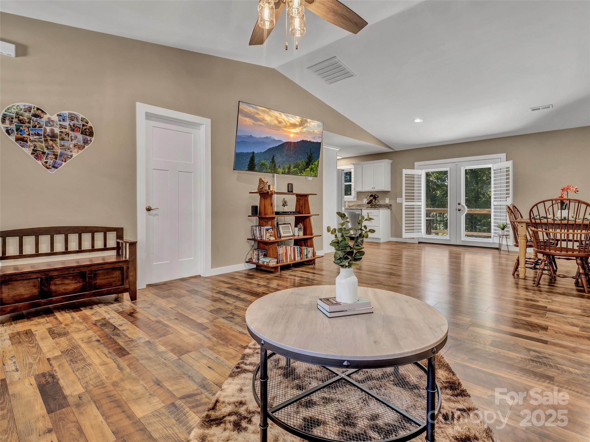 212 Walt Drive Hendersonville NC 28792
