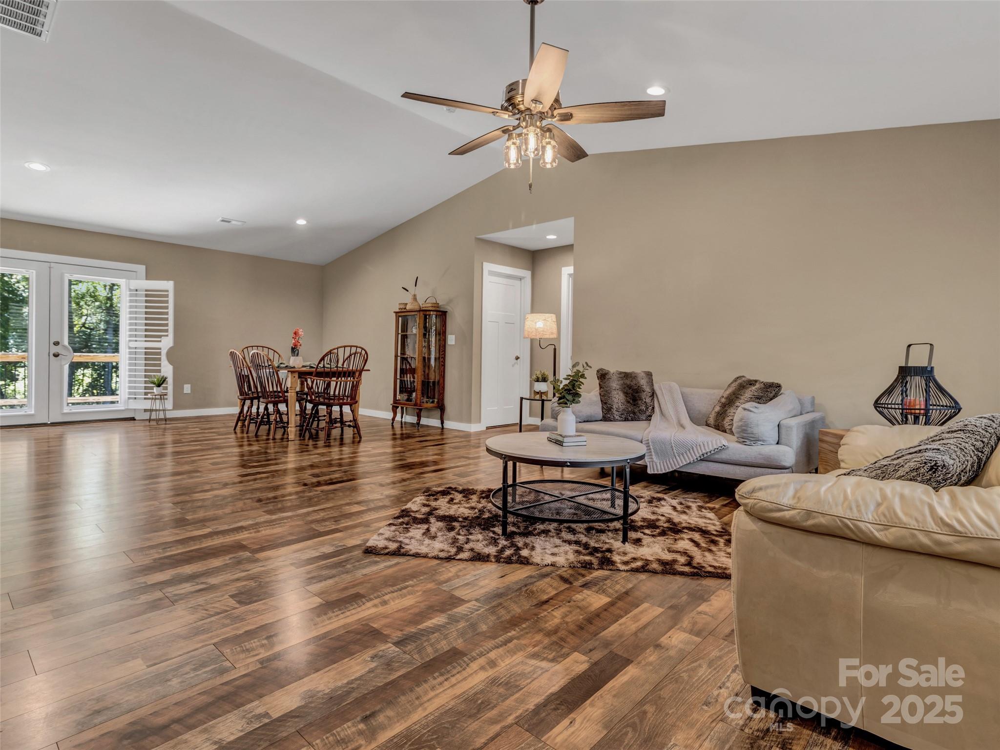 212 Walt Drive Hendersonville NC 28792