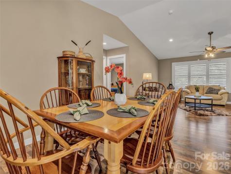 212 Walt Drive Hendersonville NC 28792
