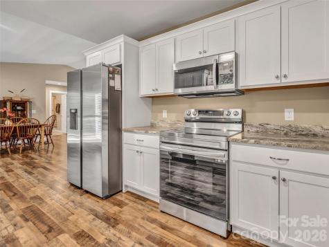 212 Walt Drive Hendersonville NC 28792