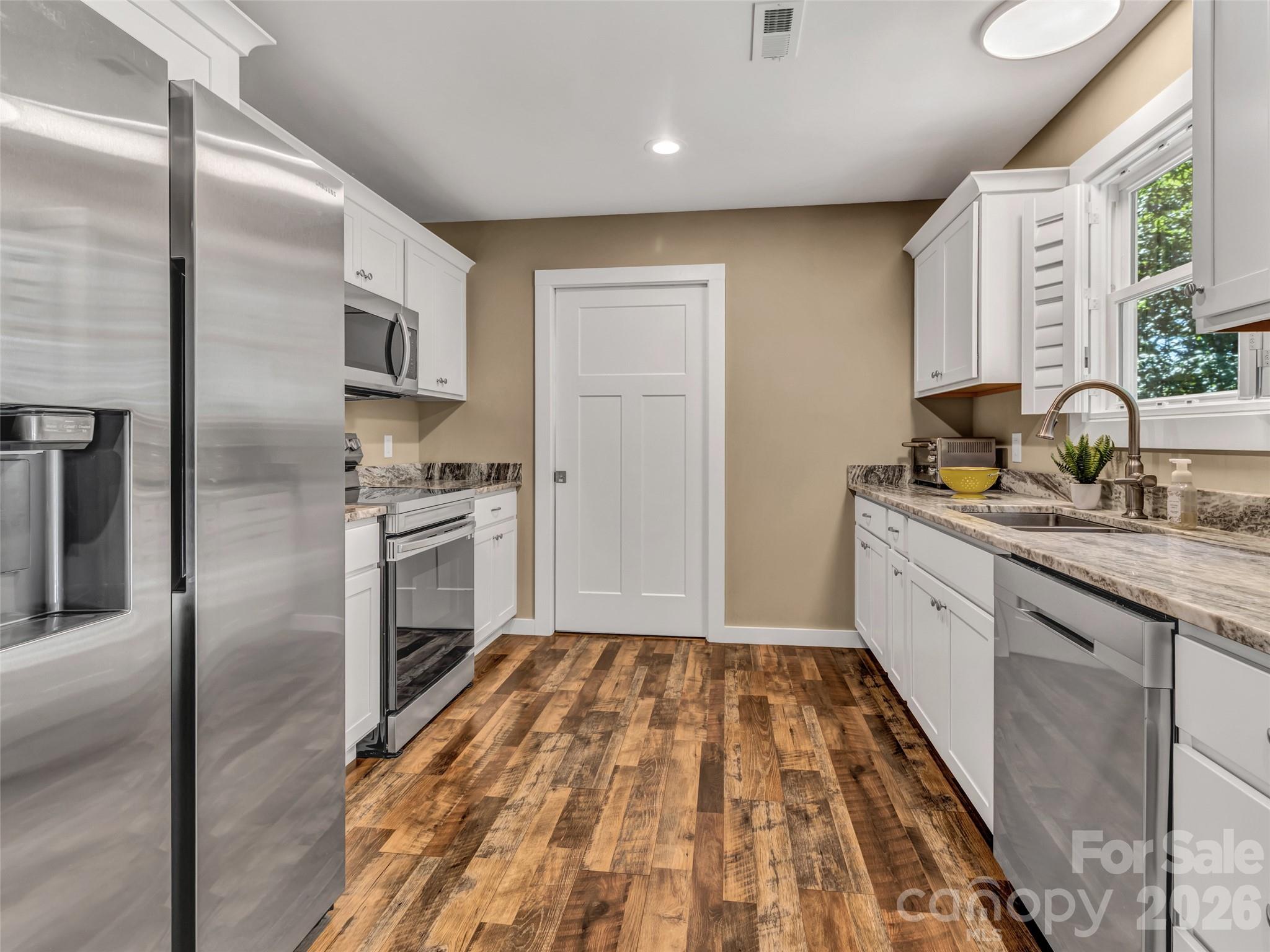 212 Walt Drive Hendersonville NC 28792