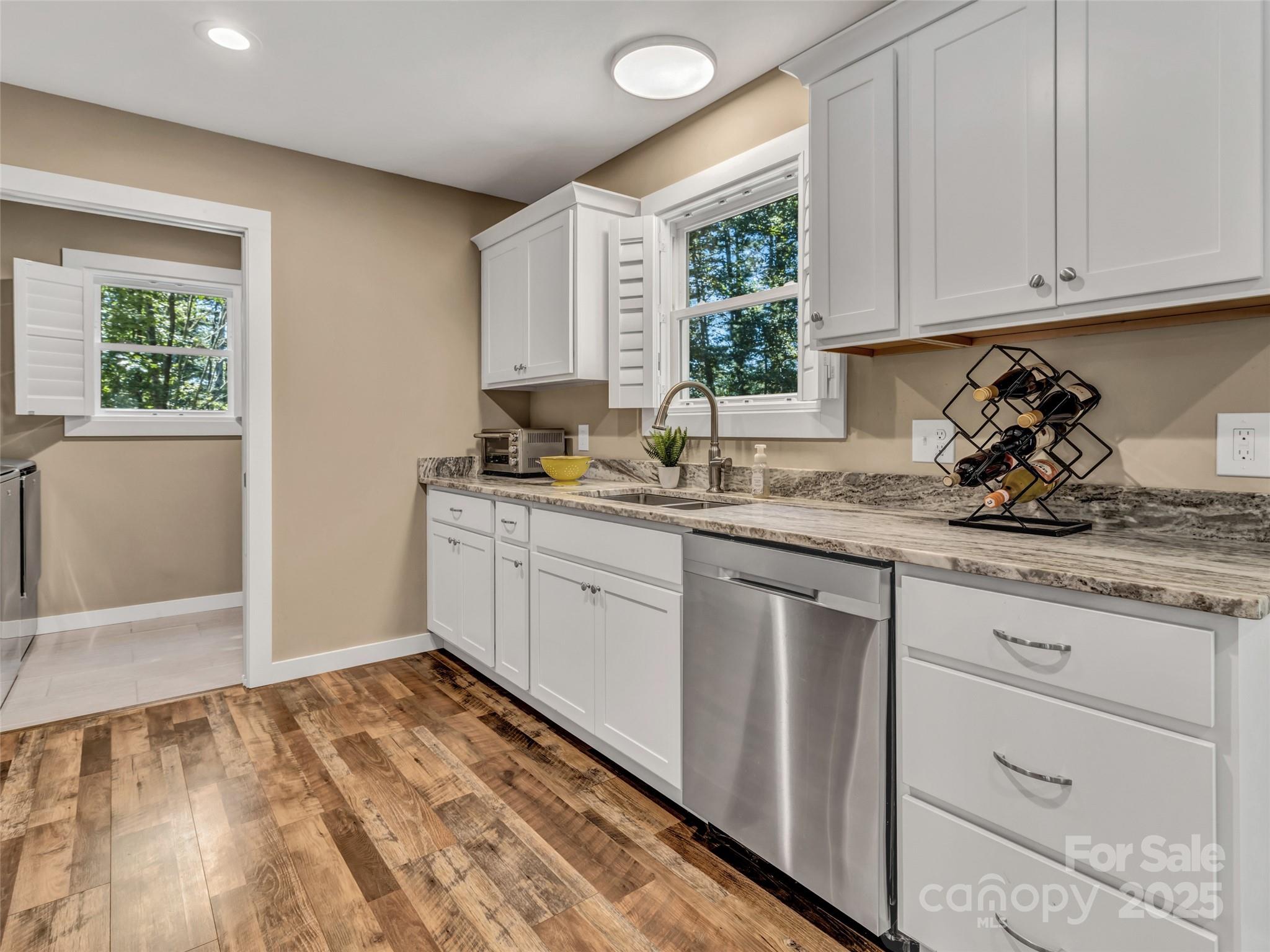 212 Walt Drive Hendersonville NC 28792