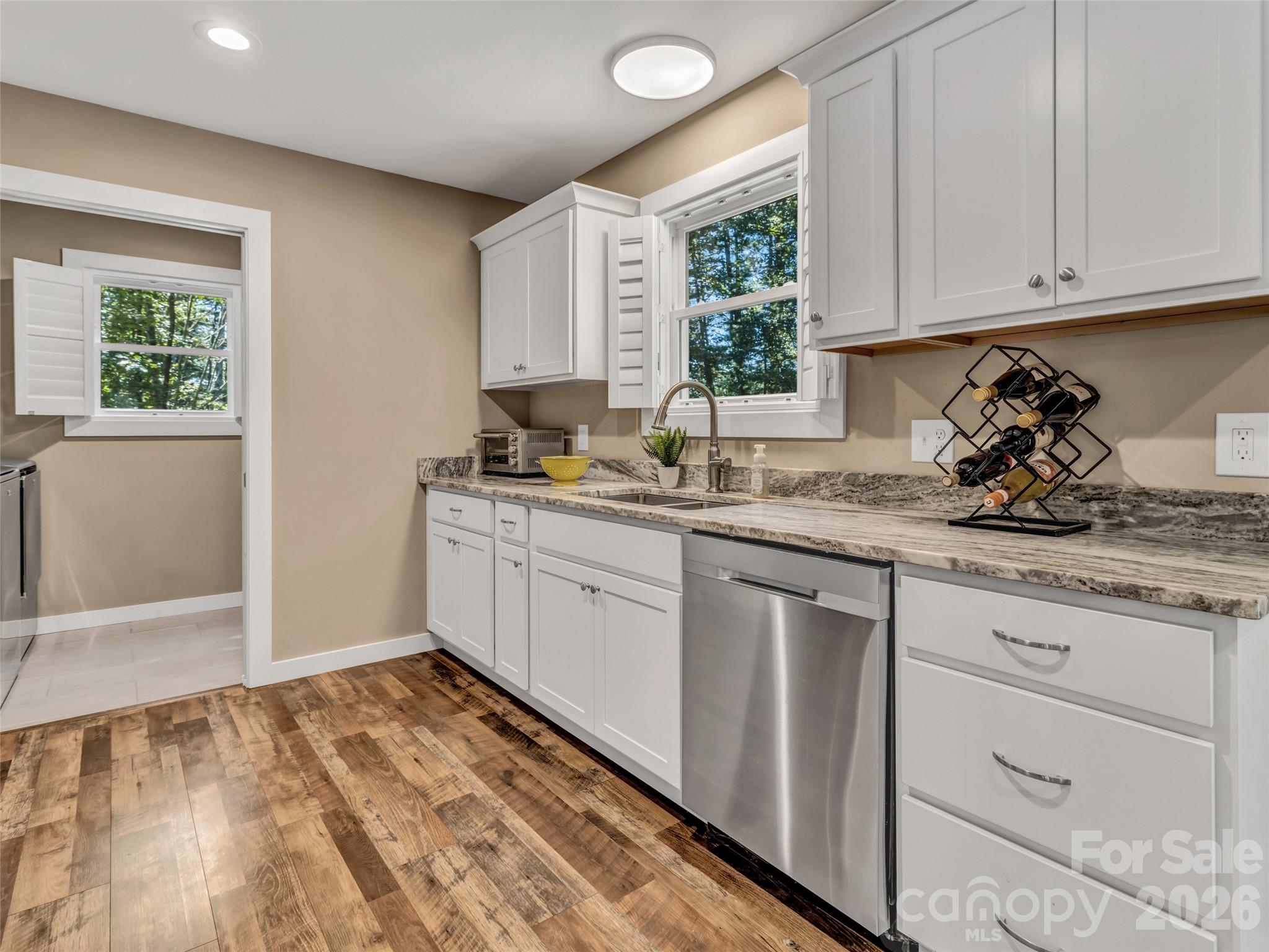 212 Walt Drive Hendersonville NC 28792