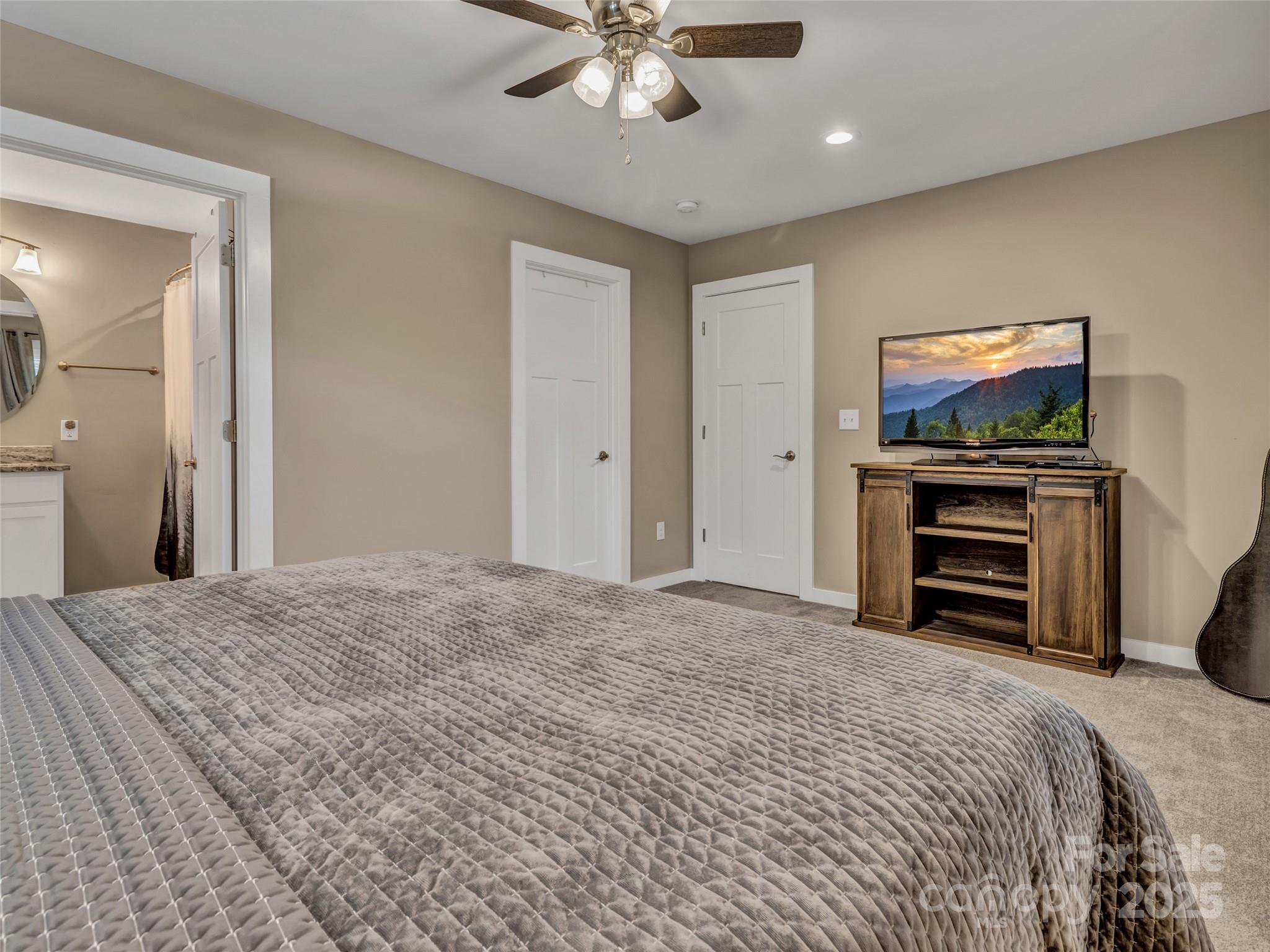 212 Walt Drive Hendersonville NC 28792