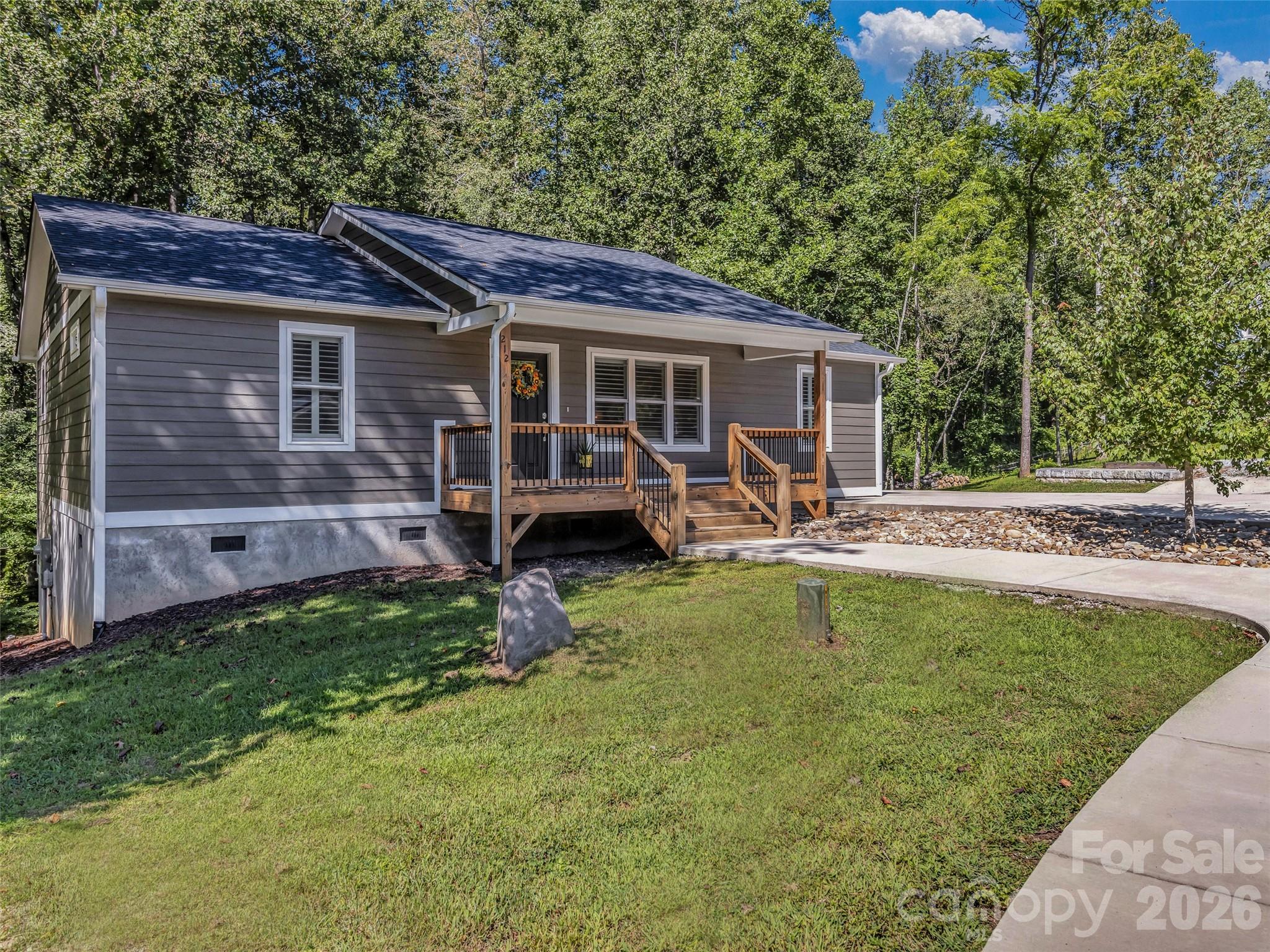 212 Walt Drive Hendersonville NC 28792