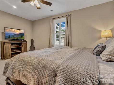212 Walt Drive Hendersonville NC 28792