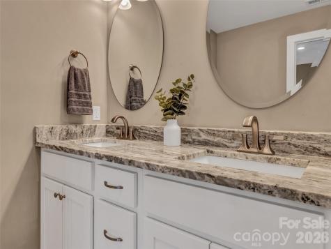 212 Walt Drive Hendersonville NC 28792