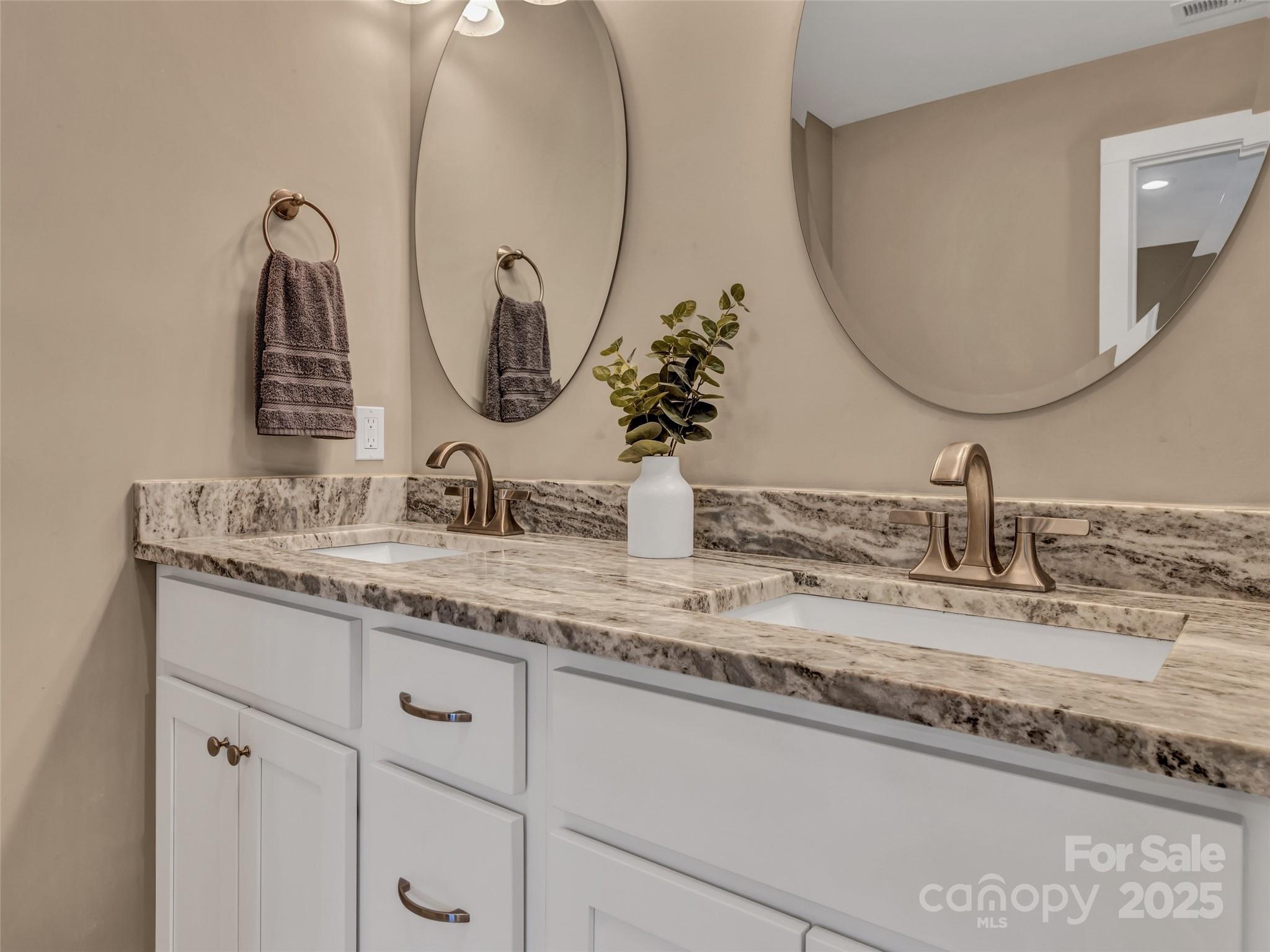 212 Walt Drive Hendersonville NC 28792