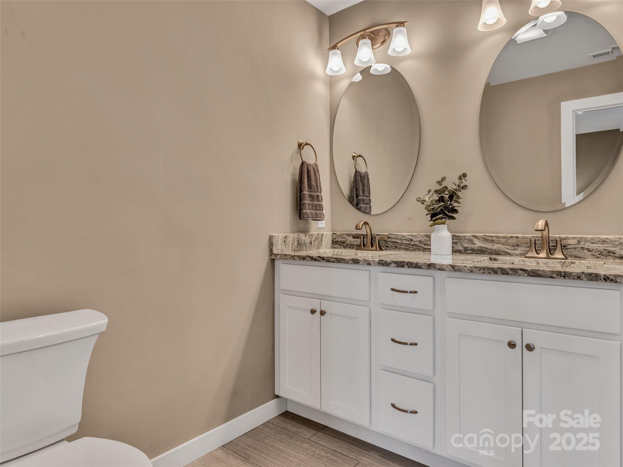 212 Walt Drive Hendersonville NC 28792