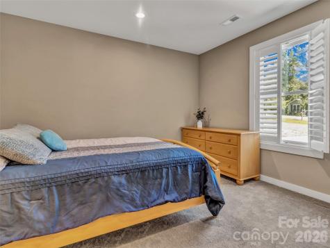 212 Walt Drive Hendersonville NC 28792