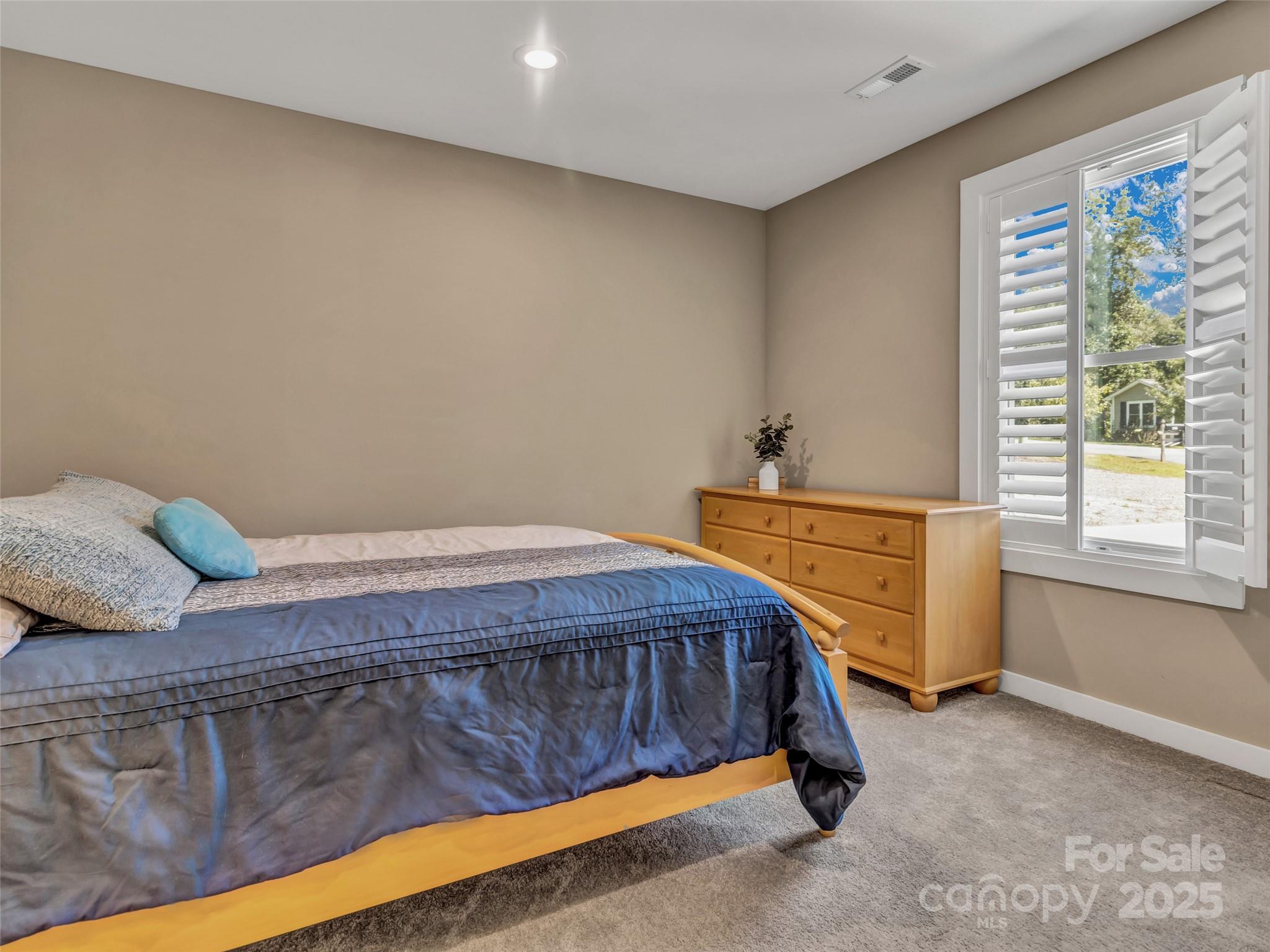 212 Walt Drive Hendersonville NC 28792