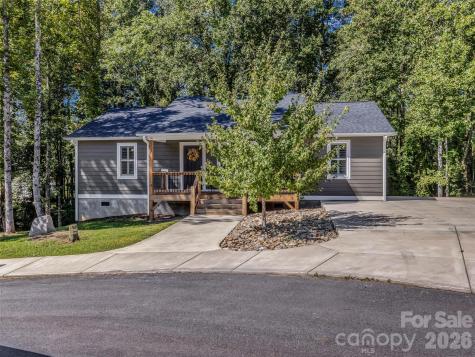 212 Walt Drive Hendersonville NC 28792
