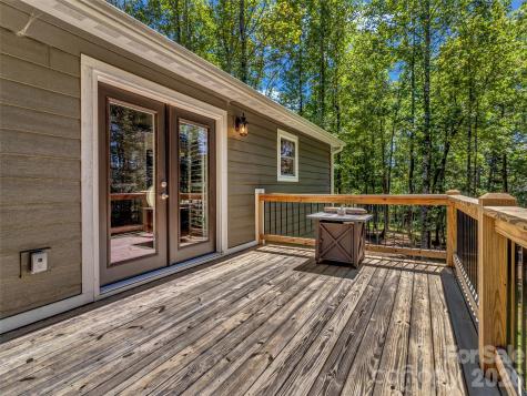 212 Walt Drive Hendersonville NC 28792