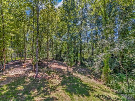 212 Walt Drive Hendersonville NC 28792