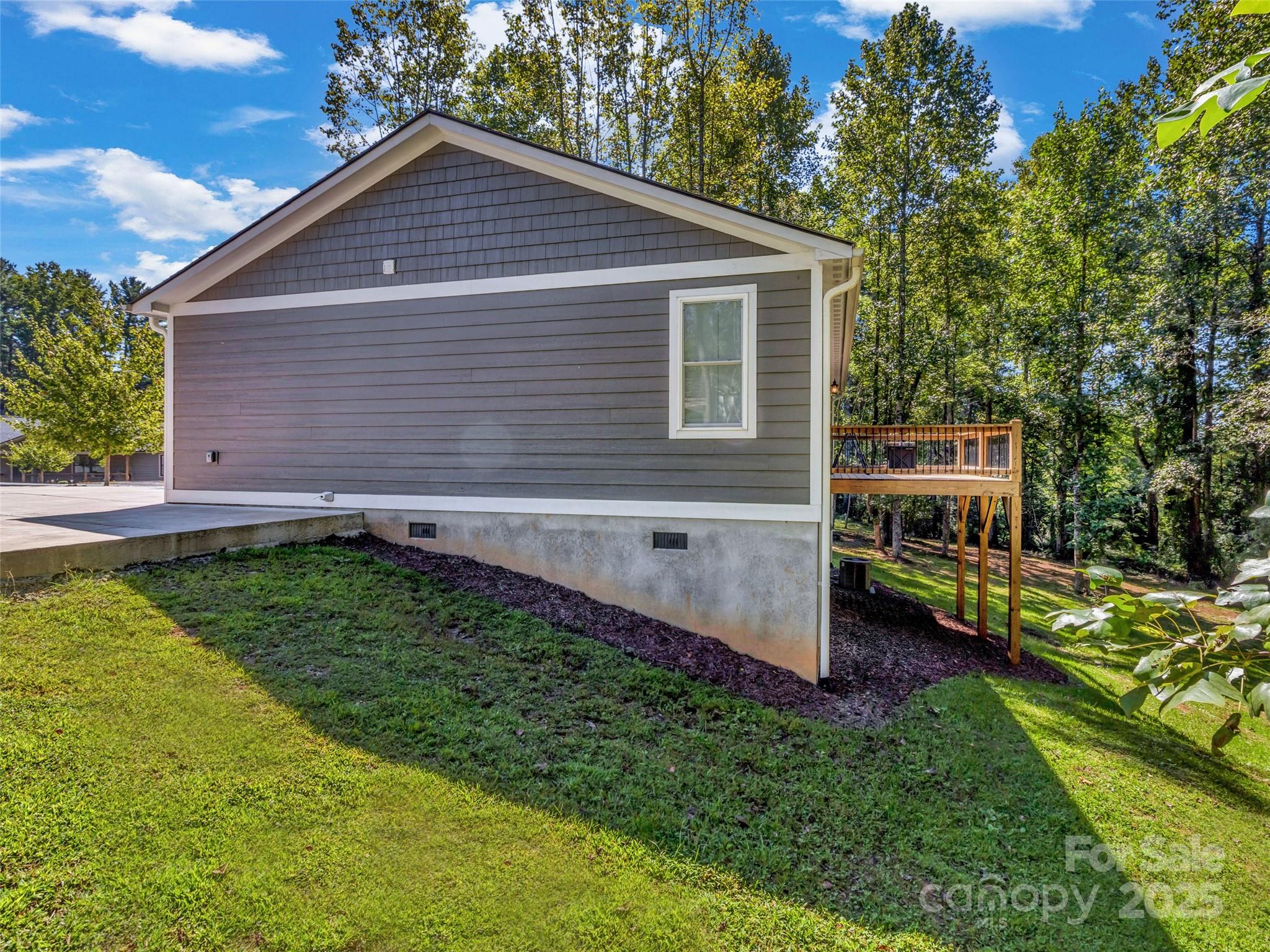 212 Walt Drive Hendersonville NC 28792