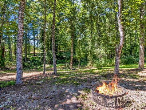 212 Walt Drive Hendersonville NC 28792