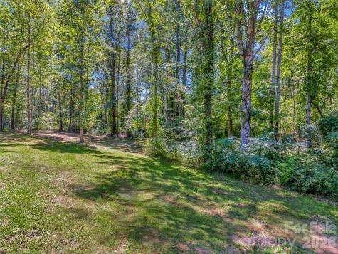 212 Walt Drive Hendersonville NC 28792