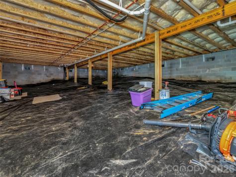 212 Walt Drive Hendersonville NC 28792