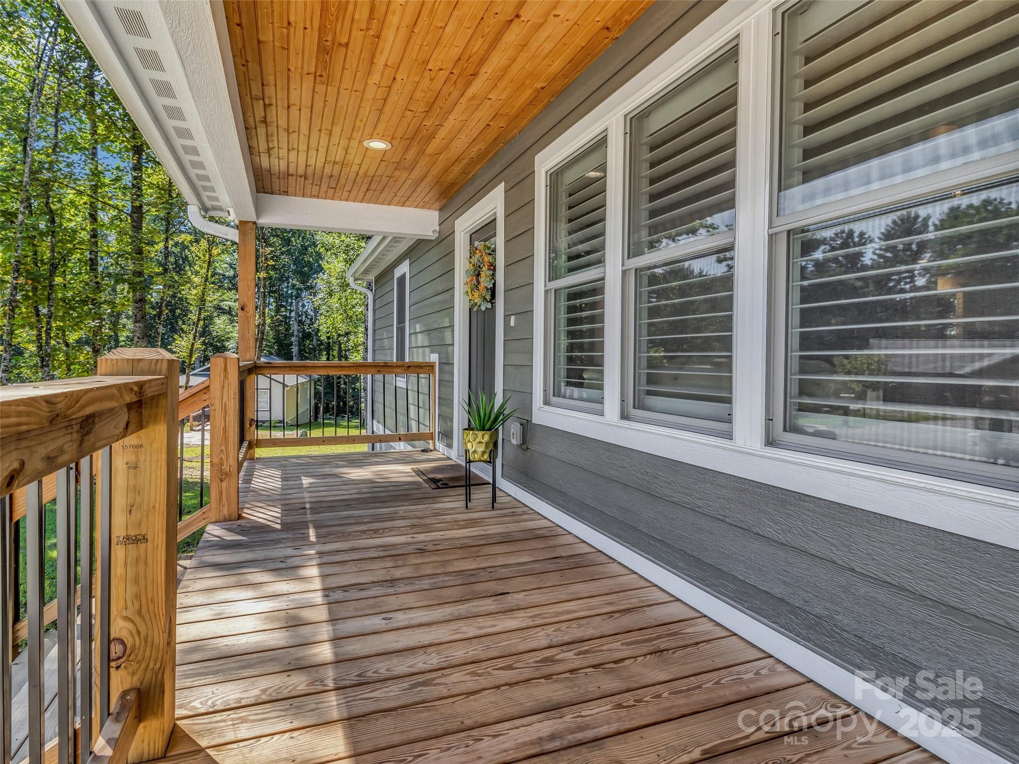 212 Walt Drive Hendersonville NC 28792