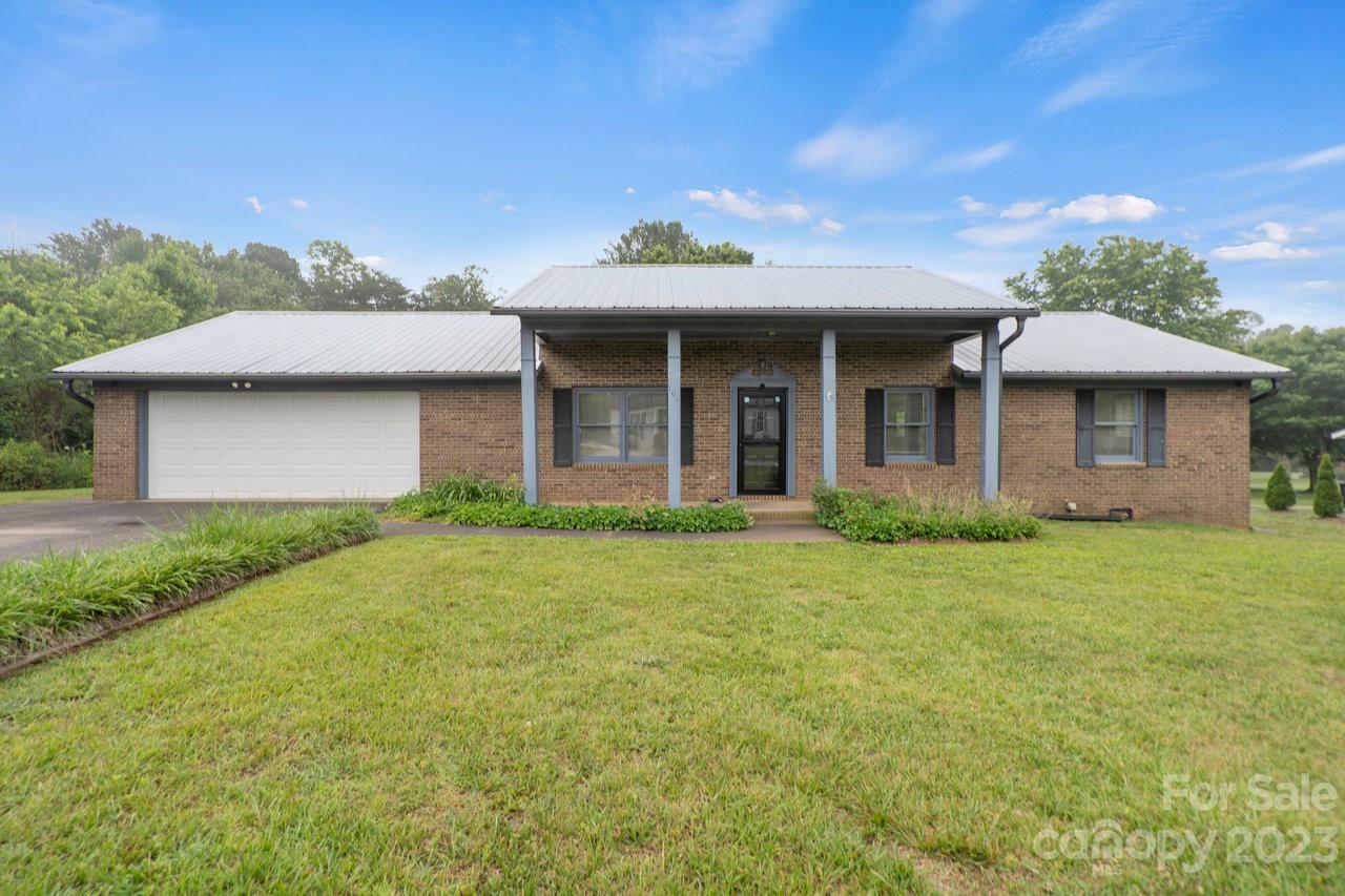 102 J C Gant Lane Taylorsville NC 28681