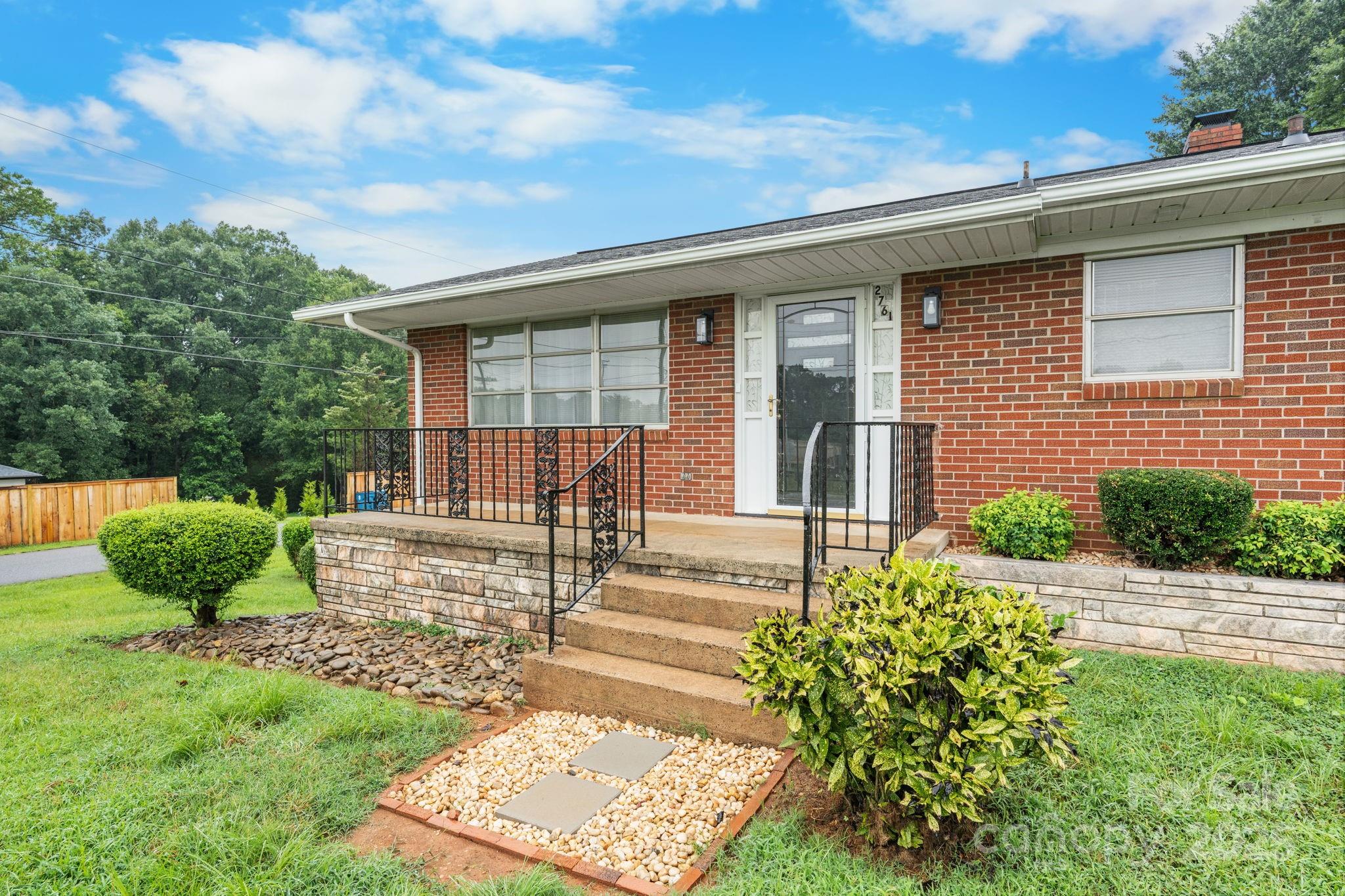 2761 Highland Avenue NE Hickory NC 28601