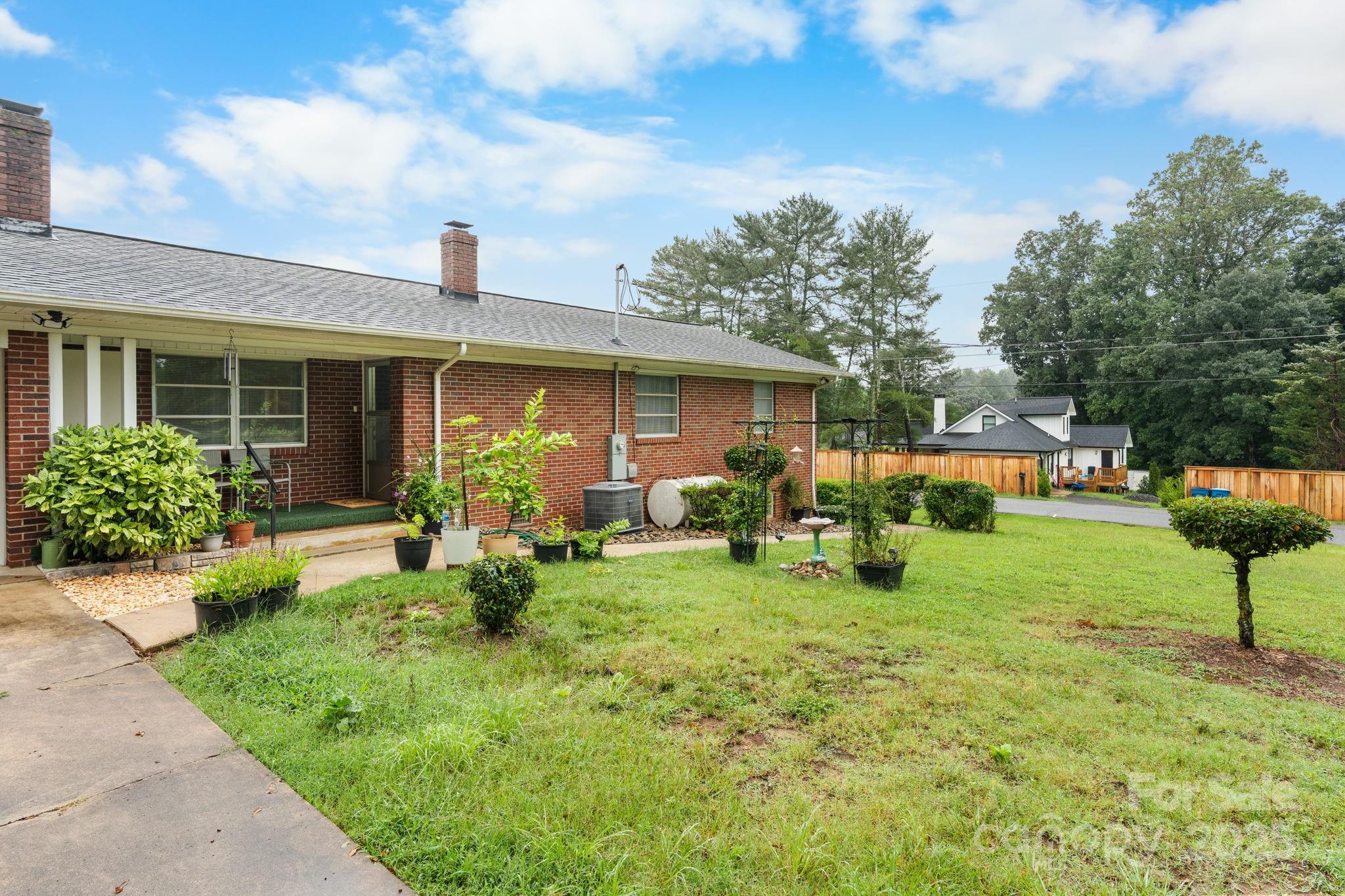 2761 Highland Avenue NE Hickory NC 28601