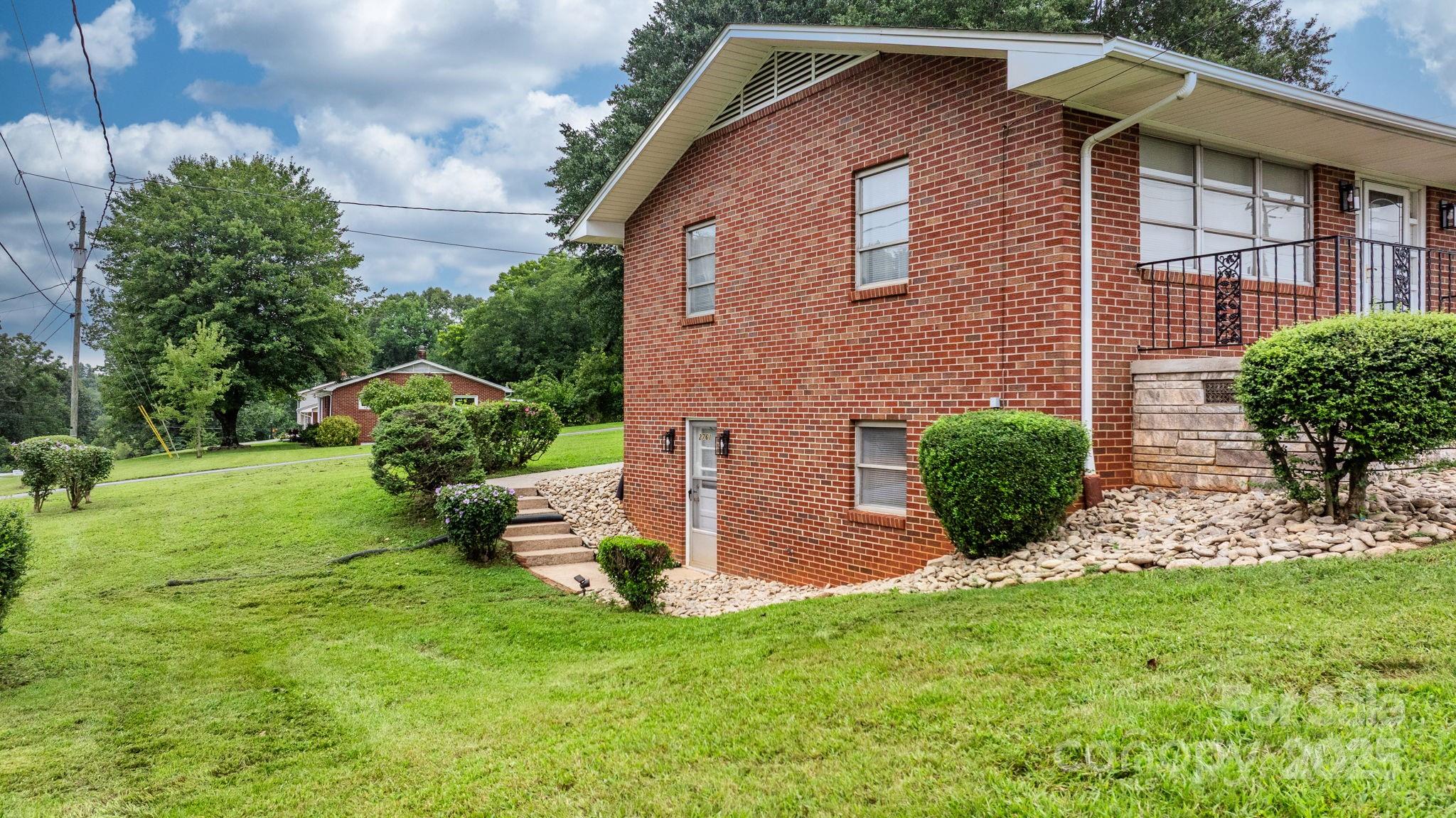 2761 Highland Avenue NE Hickory NC 28601