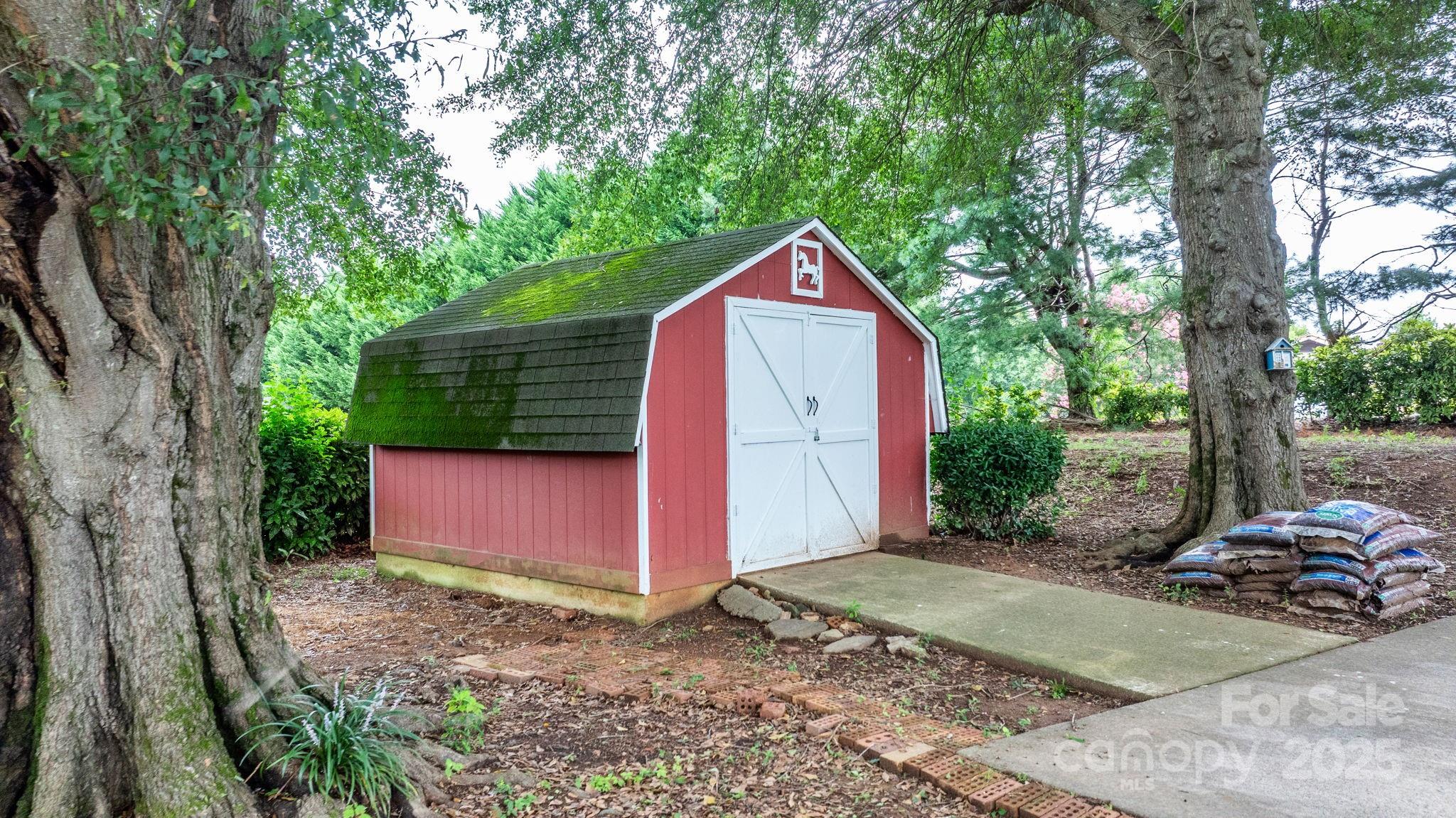 2761 Highland Avenue NE Hickory NC 28601