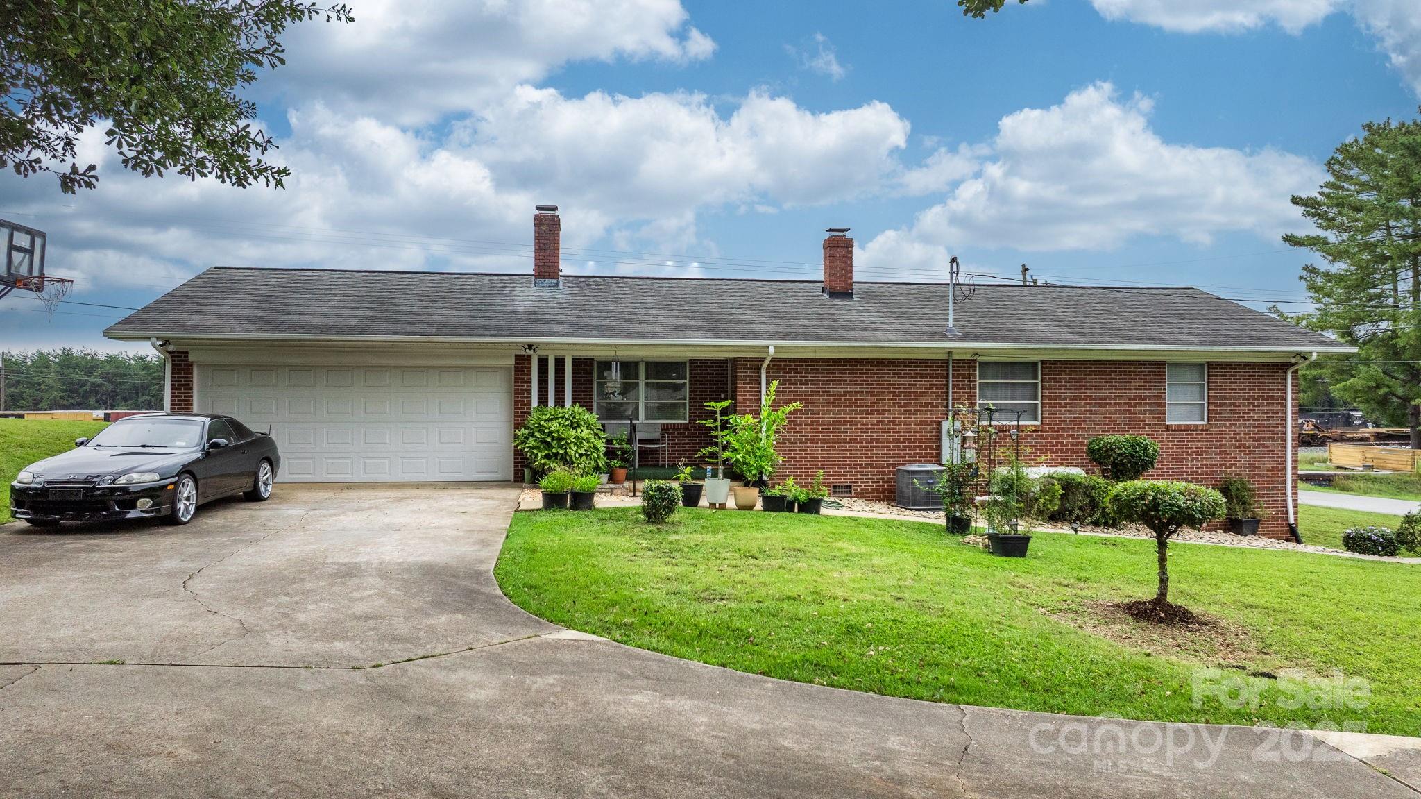 2761 Highland Avenue NE Hickory NC 28601