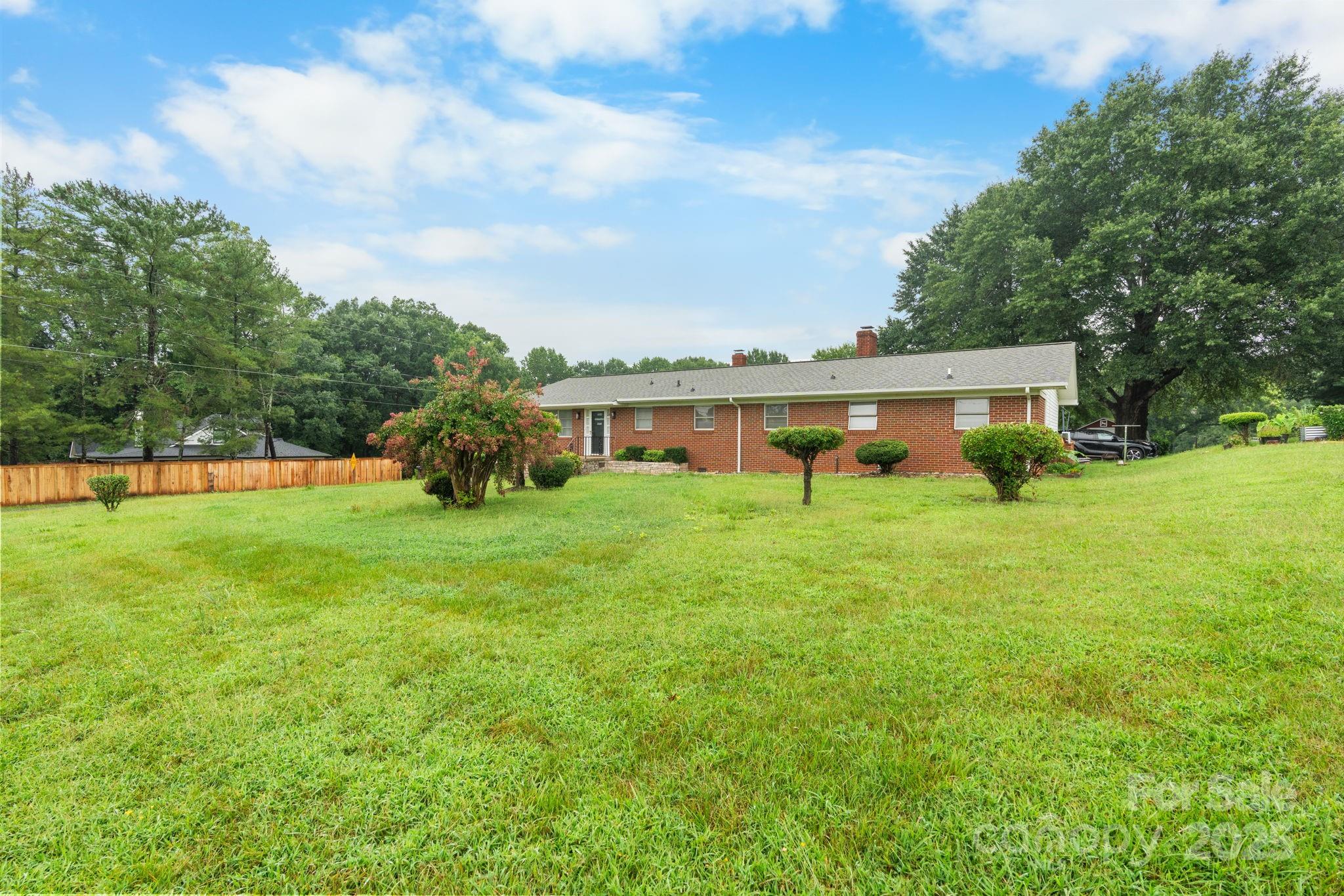 2761 Highland Avenue NE Hickory NC 28601