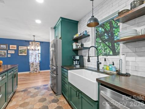 103 Rainbow Lane Black Mountain NC 28711
