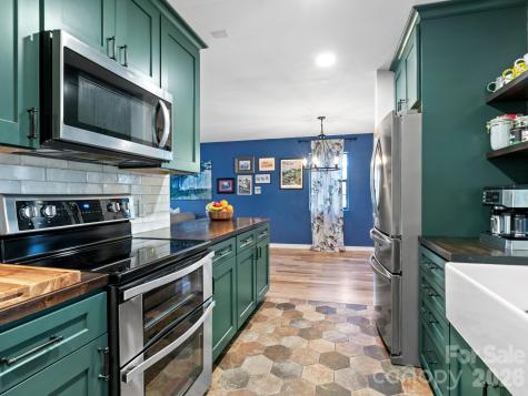 103 Rainbow Lane Black Mountain NC 28711