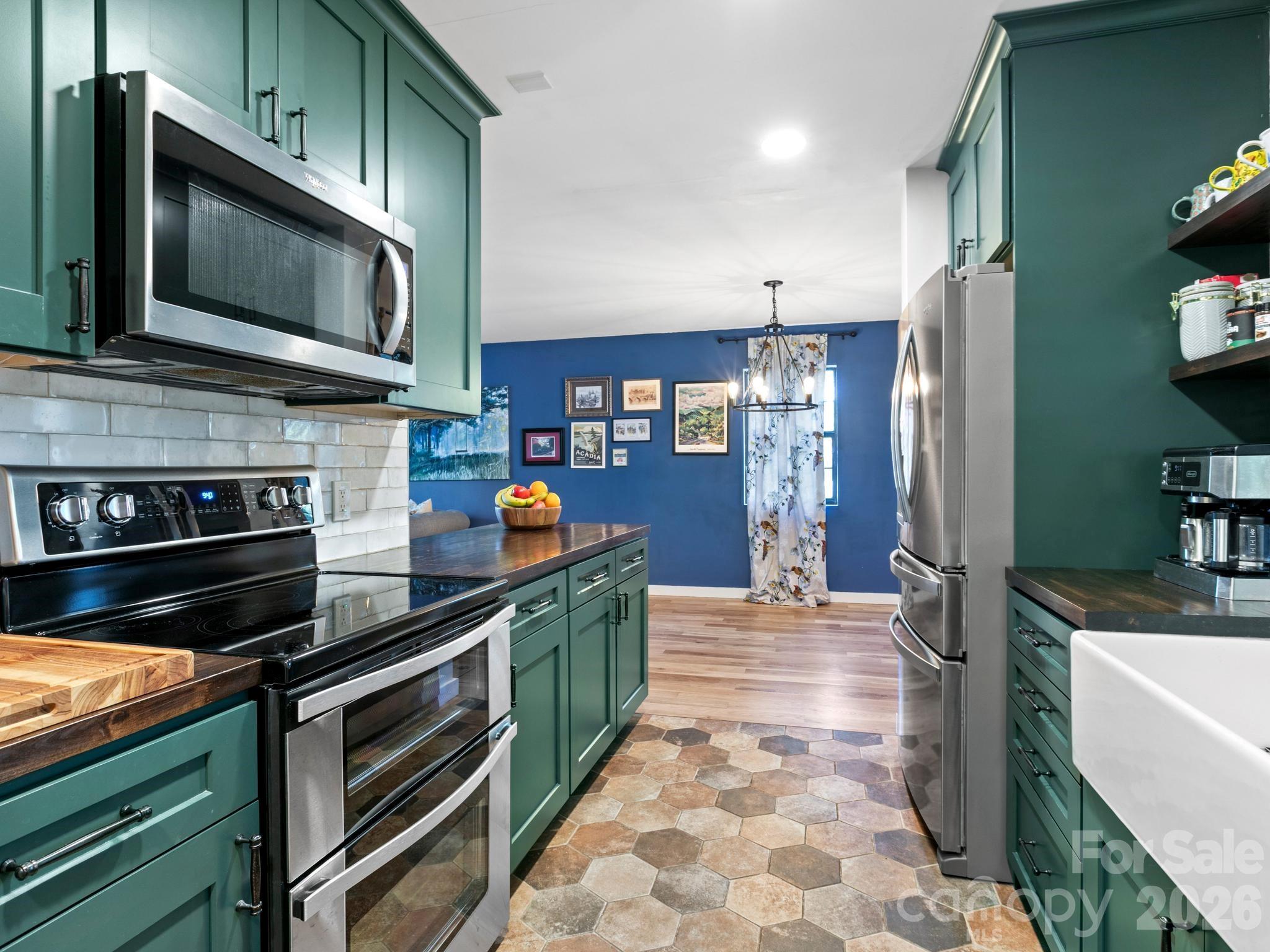 103 Rainbow Lane Black Mountain NC 28711