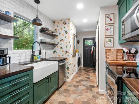 103 Rainbow Lane Black Mountain NC 28711