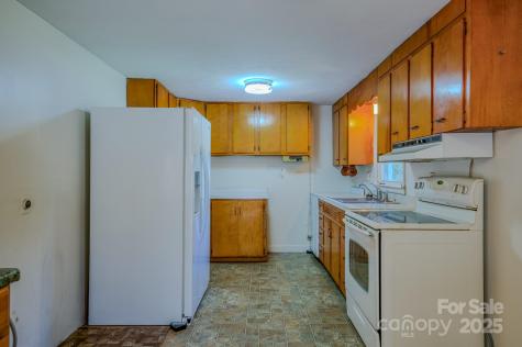 531 Bryson Road Candler NC 28715