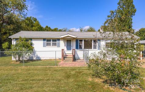 531 Bryson Road Candler NC 28715