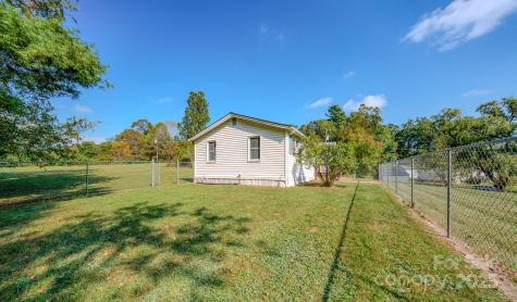 531 Bryson Road Candler NC 28715