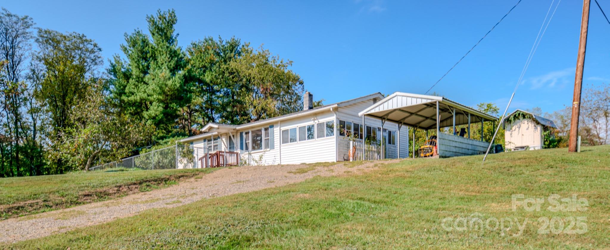 531 Bryson Road Candler NC 28715