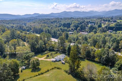 531 Bryson Road Candler NC 28715