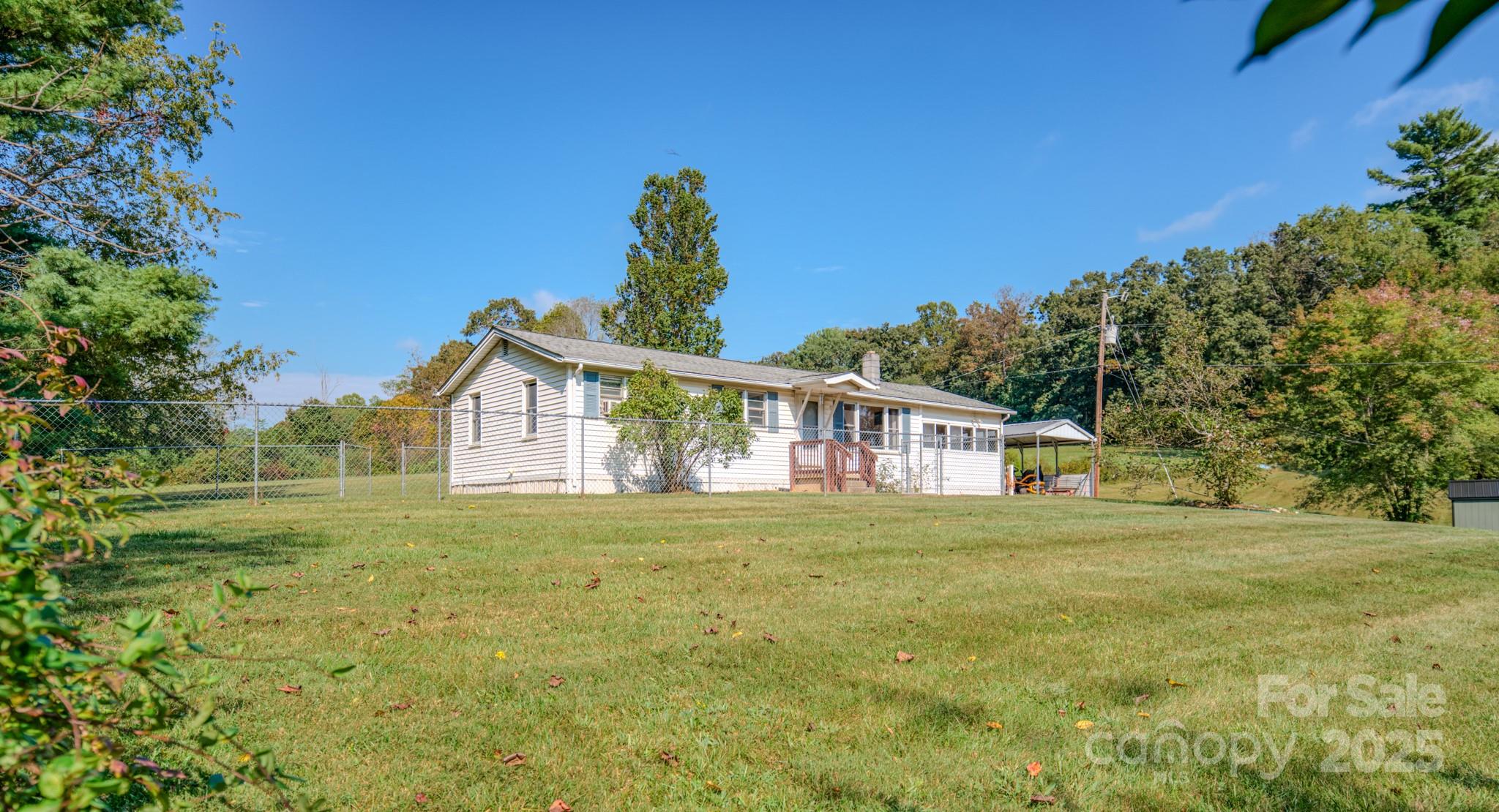 531 Bryson Road Candler NC 28715