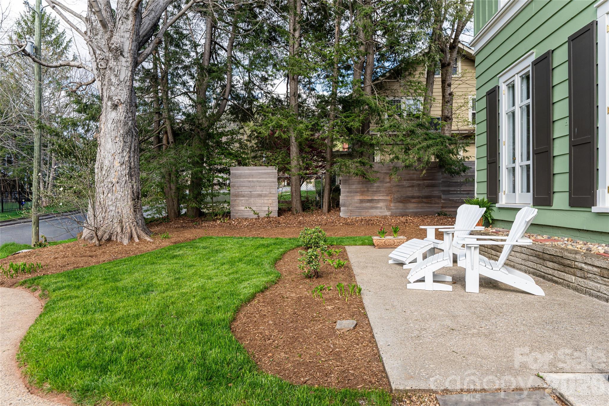 18 Edgemont Road Asheville NC 28801