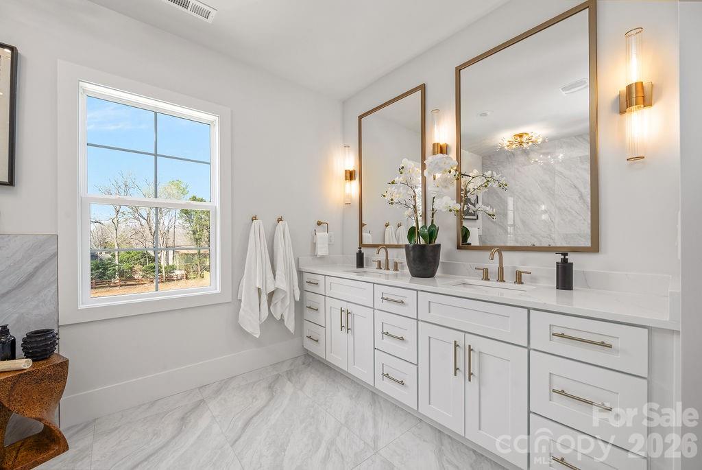 100 N Brackenbury Lane Charlotte NC 28270