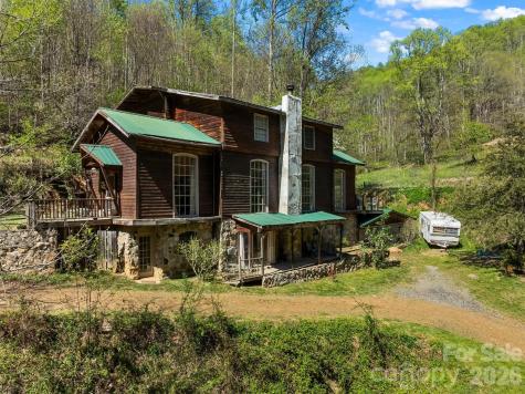 1717 Howard Moore Road Hot Springs NC 28743