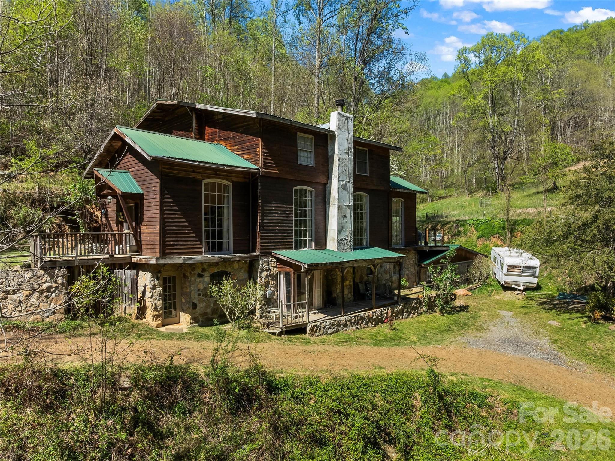1717 Howard Moore Road Hot Springs NC 28743